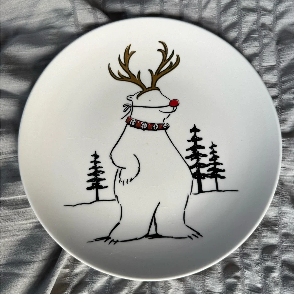 Pottery Barn Preston Polar Bear Plates Christmas Holiday 8.25
